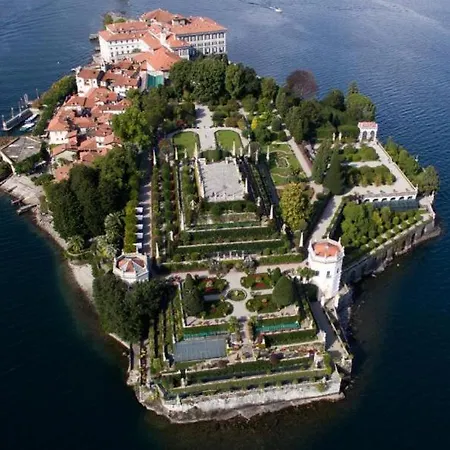 Isola Bella Apartments, *